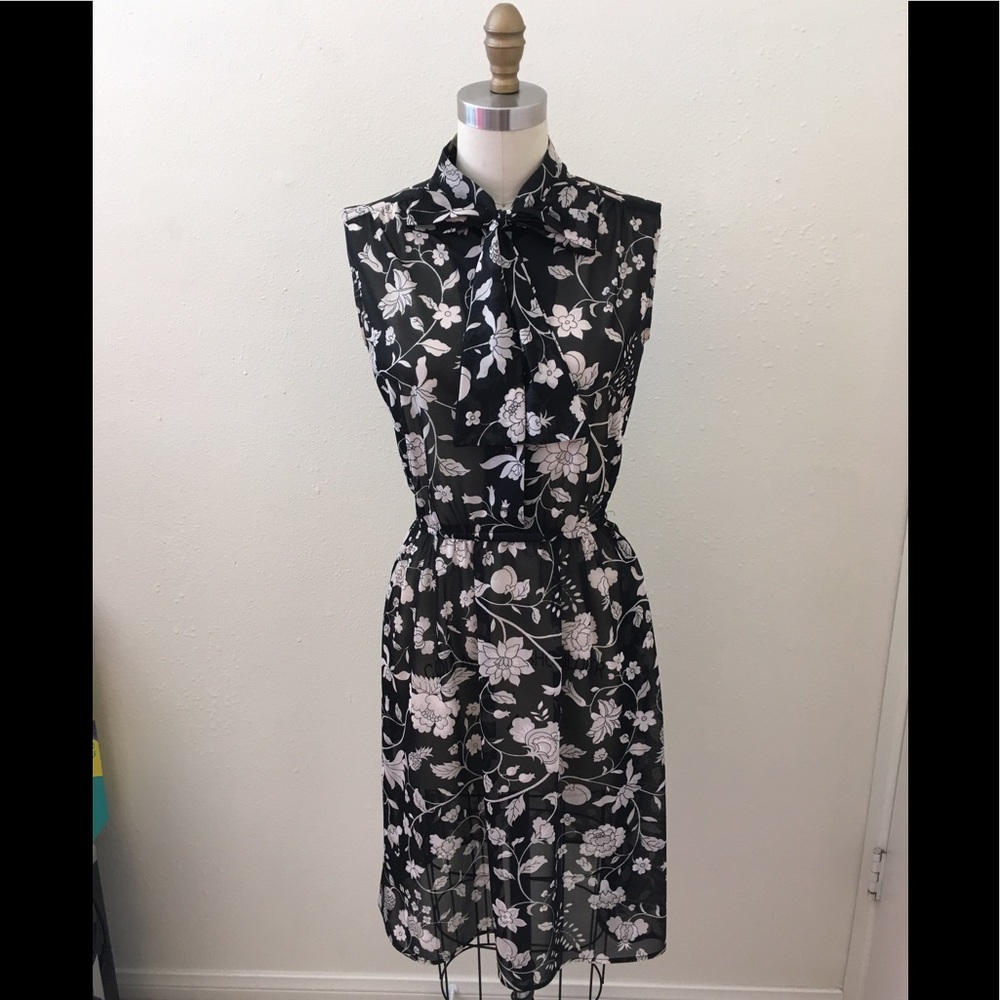 Vintage bow tie black and white print dress